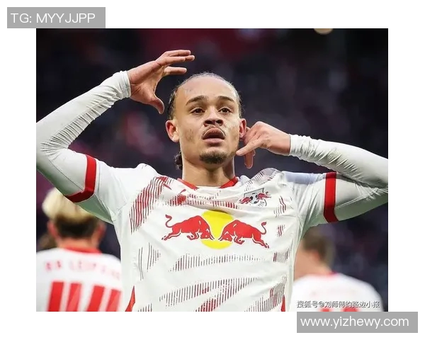 哈维西蒙斯的崛起之路：从青训新星到足球场上的闪耀之星